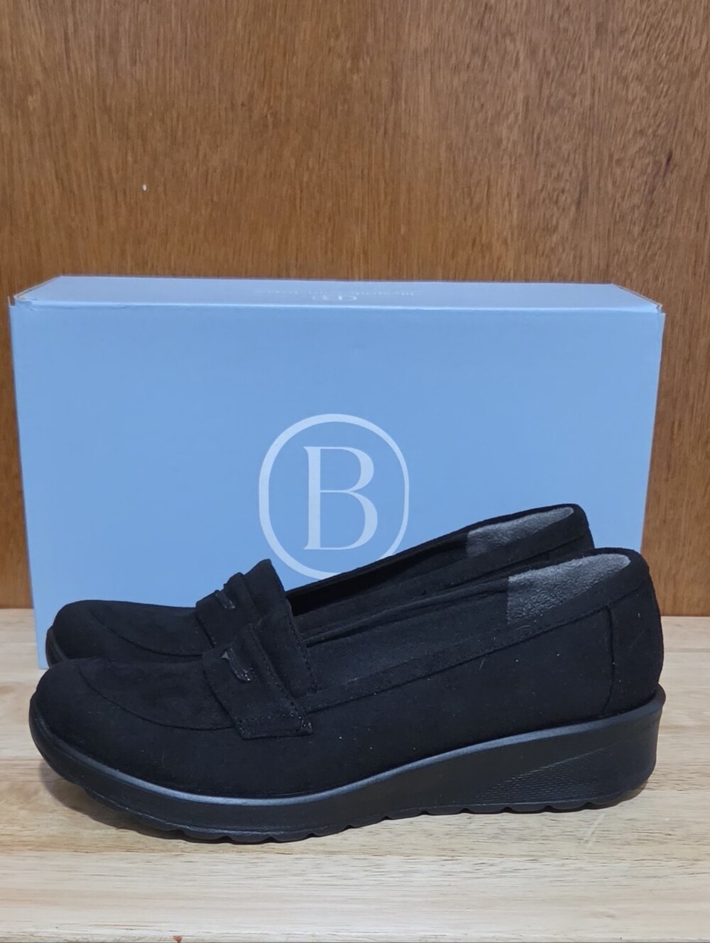 Bzees Black Loafers /Slip On/Size 8M/ Air Step Technology / Low wedge sole / NWT - Picture 3 of 11